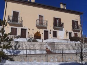 Pescocostanzo, Condominio comparto 17, soleggiato e a due passi dal centro.